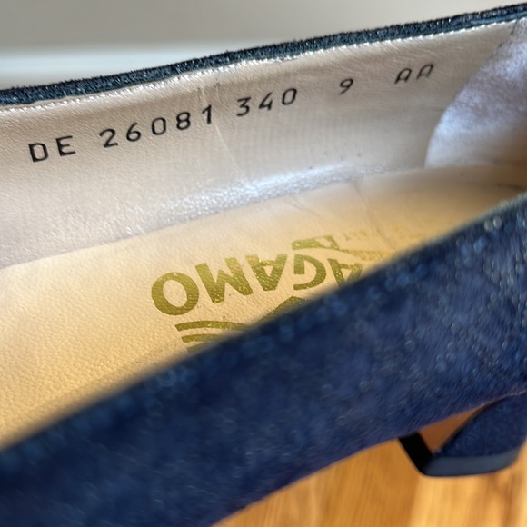 🆑 Salvatore Ferragamo Suede Pumps - Picture 3 of 15